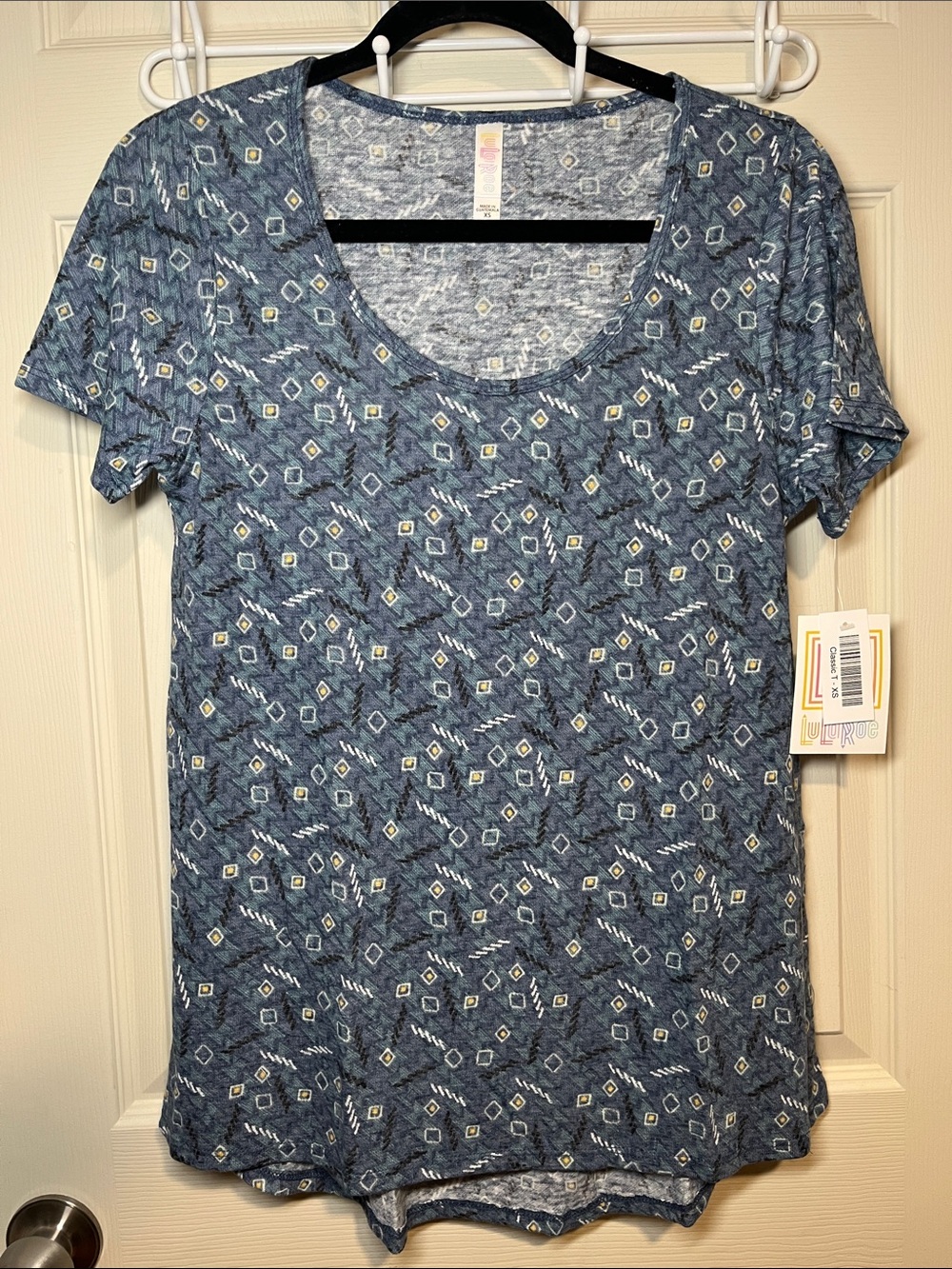 LuLaRoe Blue Geometric Scoop Neck Short Sleeve Top